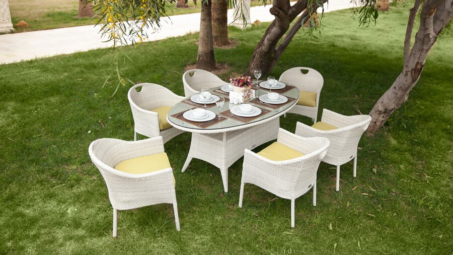 Beyaz Hasır Camlı İstikbal Bahçe Masa ve Sandalye Takımı 2016