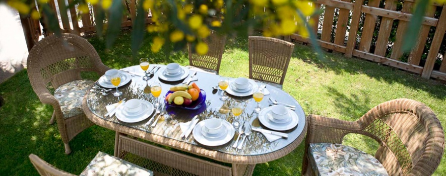 Kahverengi Hasırlı İstikbal Bahçe Masa ve Sandalye Takımı 2016