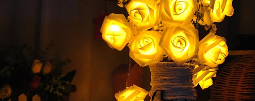 Sarı güllü dekoratif gece lambası